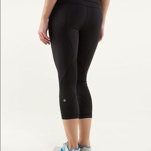 Lululemon inspire mesh crop Sz 8 black